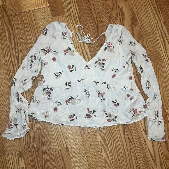 Hollister V Neck Bell Sleeve Floral flowy Top White Size M - Picture 1 of 3